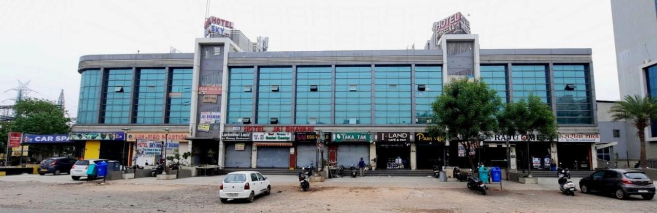 Hotel Jay Bhawani 阿穆达巴 外观 照片