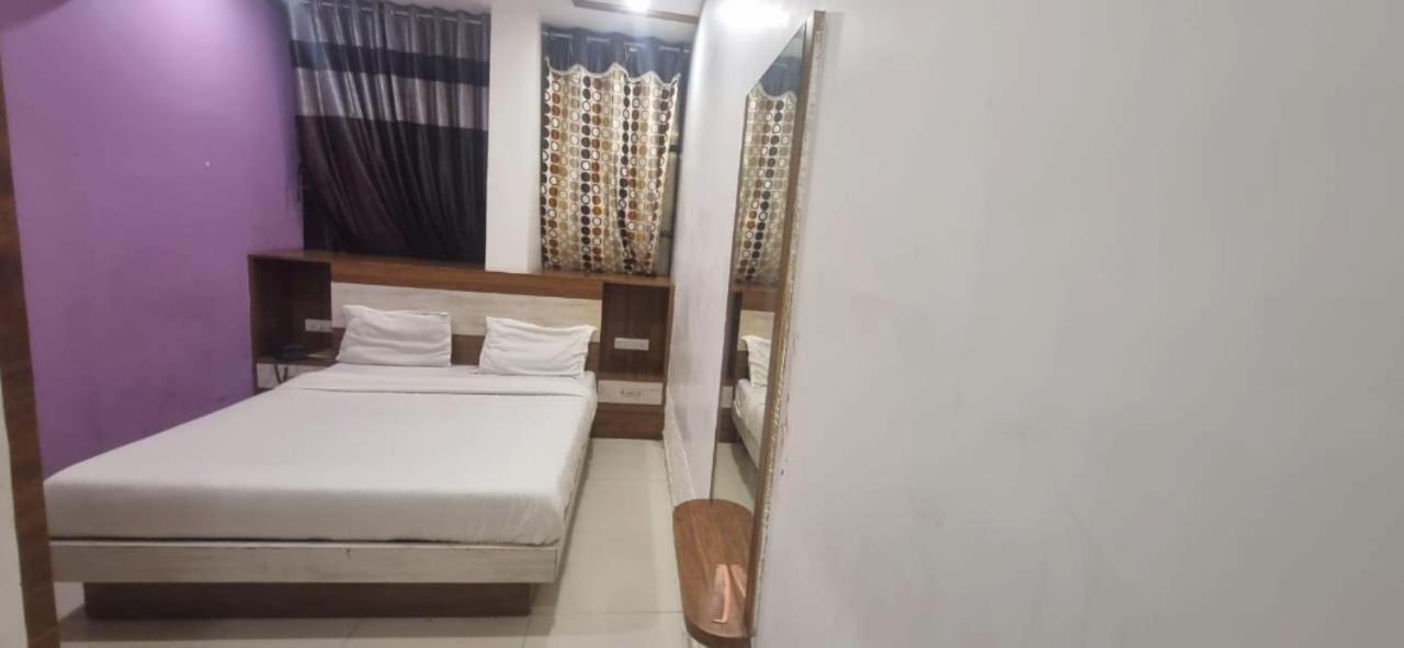 Hotel Jay Bhawani 阿穆达巴 外观 照片